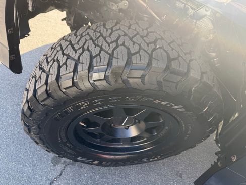 Used 2018 Lexus GX 460 image 16