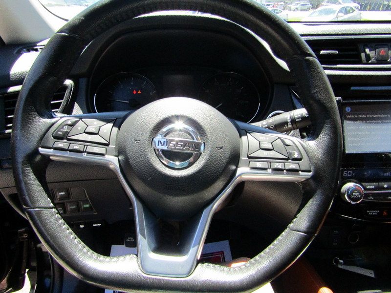 Used 2017 Nissan Rogue AWD image 25