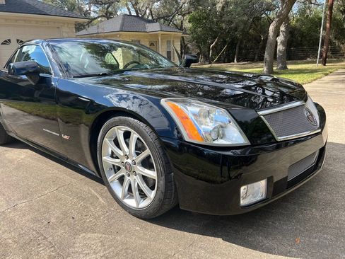 Used 2006 Cadillac XLR V image 1