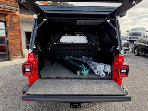 Used 2020 Jeep Gladiator Rubicon image 5