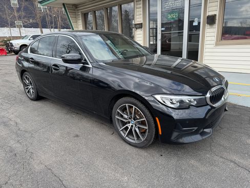 Used 2019 BMW 330i xDrive image 2