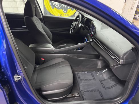 Used 2023 Hyundai Elantra SEL image 19