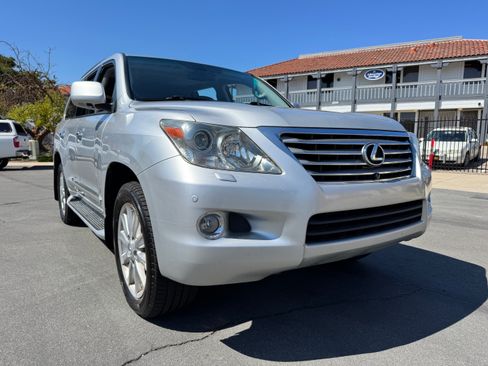 Used 2009 Lexus LX 570 image 11