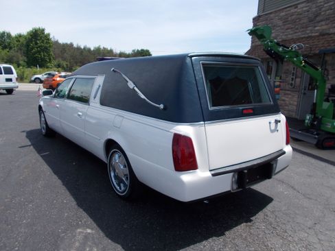 Used 2003 Cadillac De Ville Hearse FWD image 7