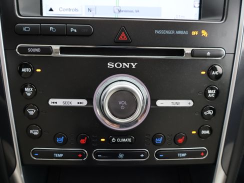 Used 2018 Ford Explorer Platinum image 22