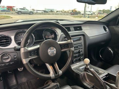 Used 2011 Ford Mustang GT Premium image 12