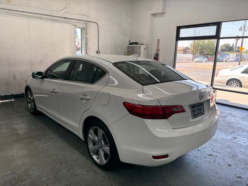 Used 2014 Acura ILX w/ Premium Package FWD image 4