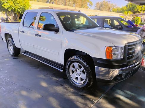 Used 2013 GMC Sierra 1500 4x4 Crew Cab Hybrid image 1