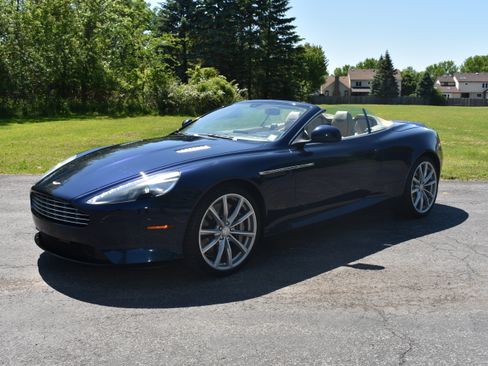 Used 2016 Aston Martin DB9 GT Volante RWD image 2