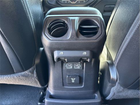 Used 2021 Jeep Wrangler Unlimited Sahara w/ Altitude image 34