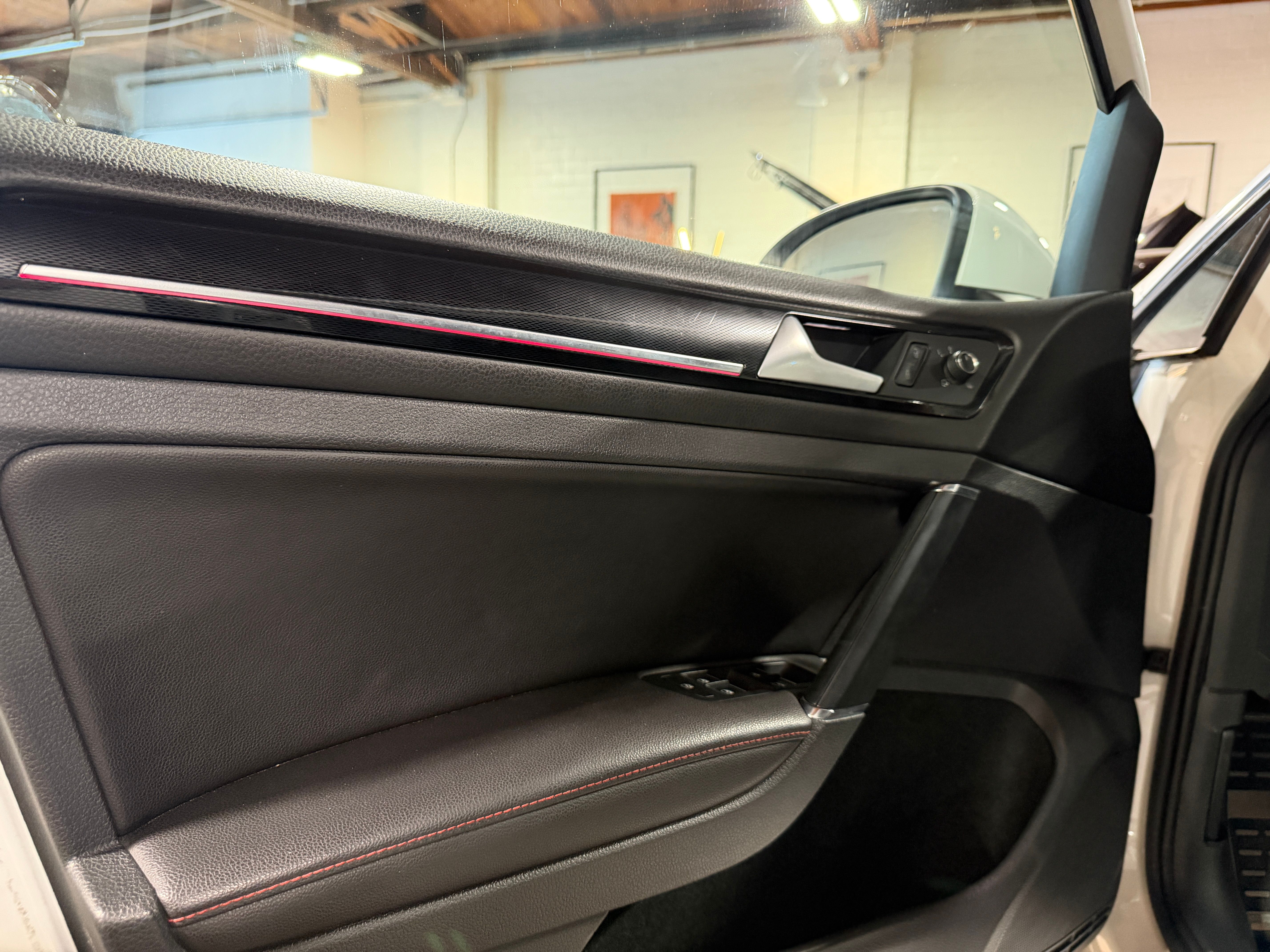 Used 2017 Volkswagen GTI SE w/ Performance Package FWD image 19