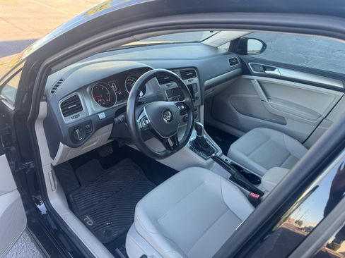 Used 2015 Volkswagen Golf TDI S image 8