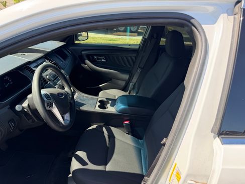 Used 2018 Ford Taurus Police Interceptor FWD image 10