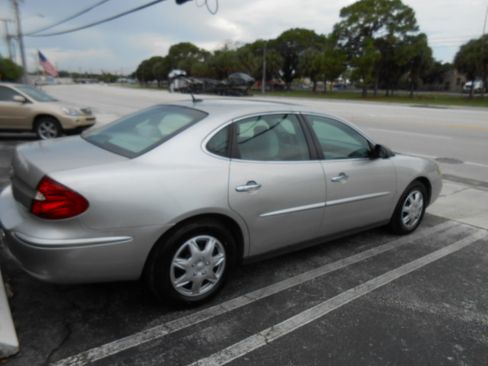 Used 2007 Buick LaCrosse CX FWD image 5