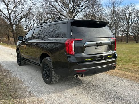 Used 2022 GMC Yukon XL AT4 image 6