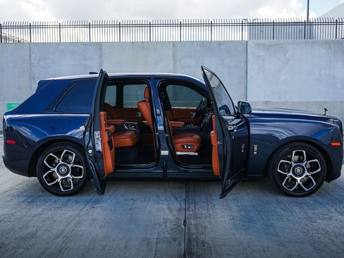 Used 2022 Rolls-Royce Cullinan Black Badge image 9