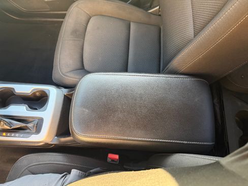 Used 2021 Chevrolet Colorado 2WD Extended Cab LT image 22