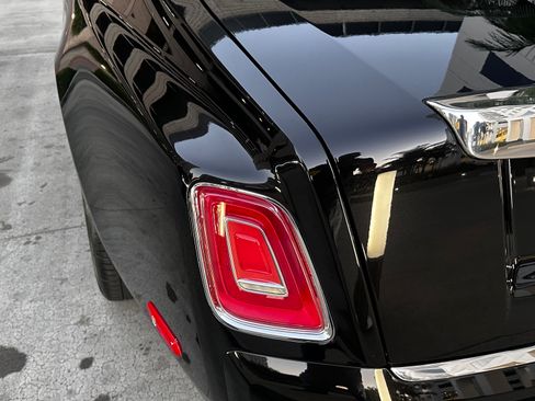 Used 2021 Rolls-Royce Phantom image 56