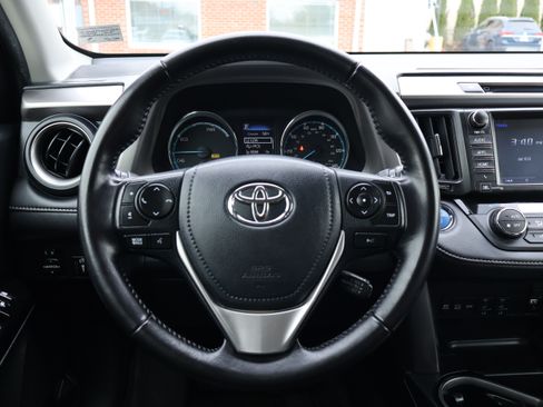Used 2016 Toyota RAV4 Limited image 17