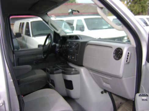 Used 2014 Ford E-350 and Econoline 350 XLT image 10