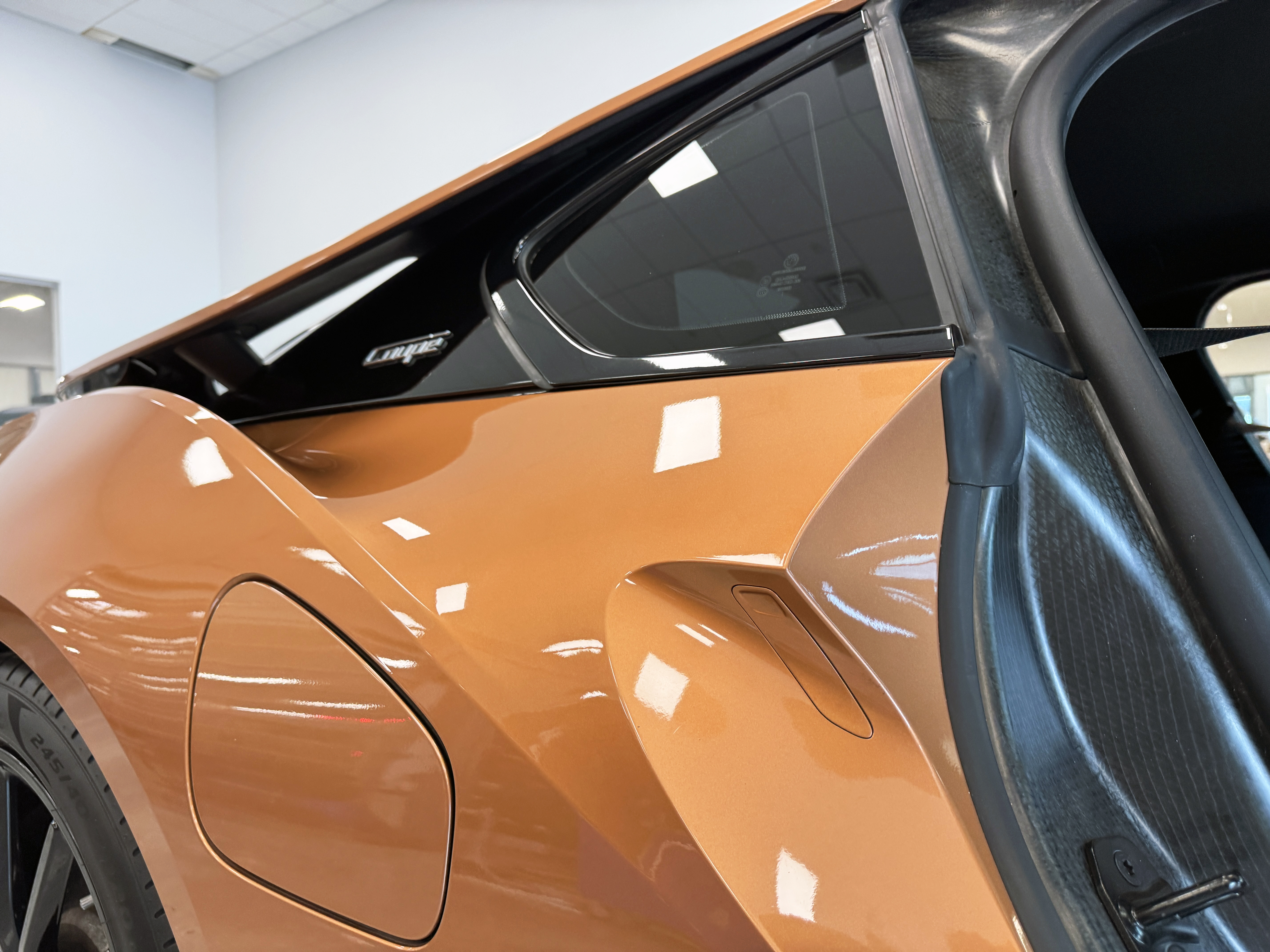 Used 2019 BMW i8 Coupe AWD/4WD image 17