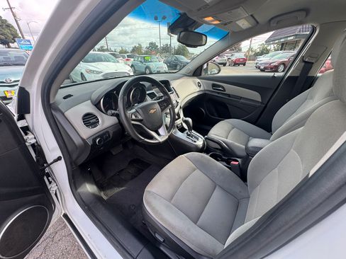 Used 2012 Chevrolet Cruze LT image 16