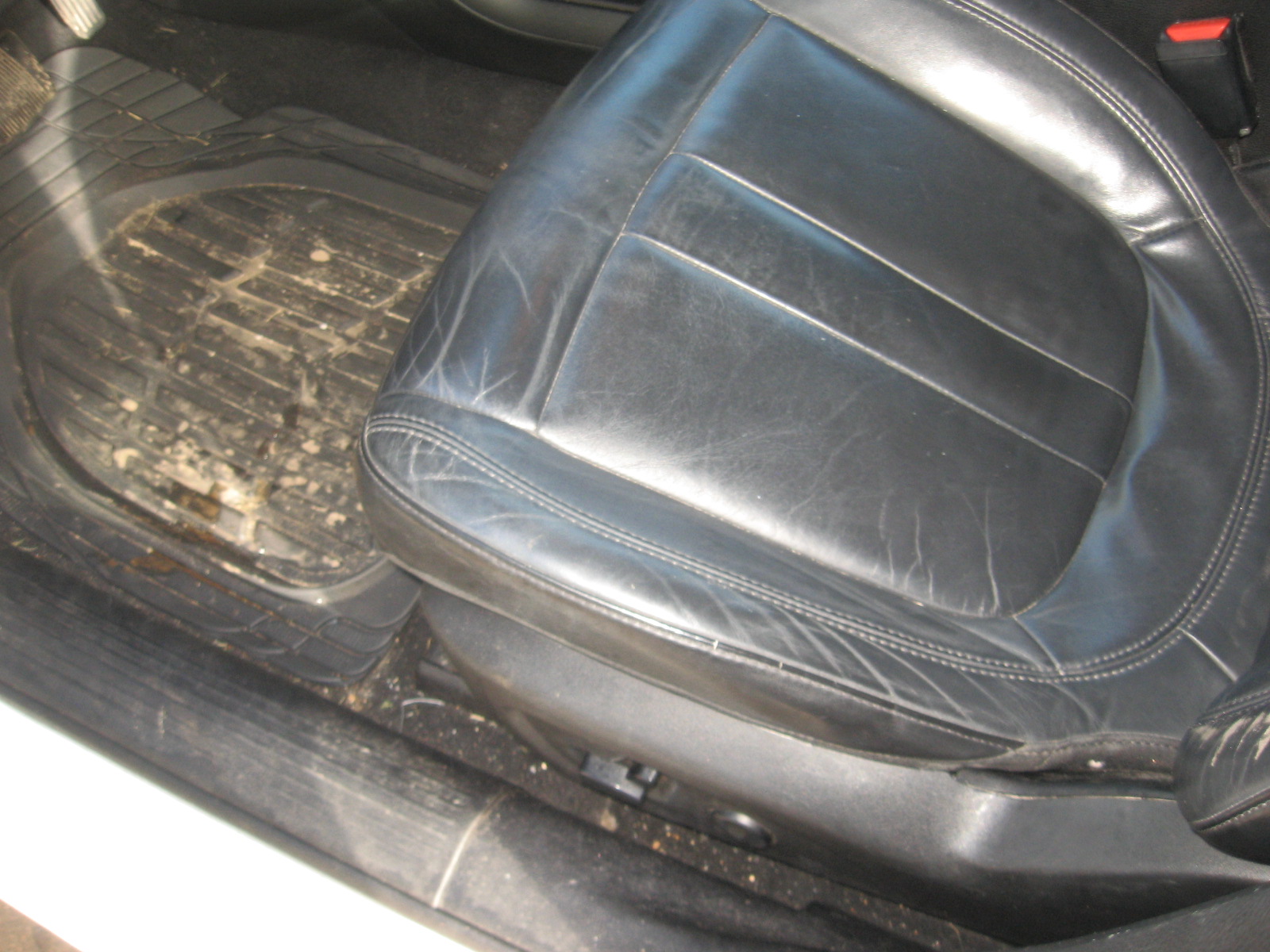 Used 2015 Chrysler 200 C FWD image 10
