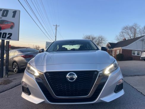 Used 2022 Nissan Altima 2.5 SR image 2