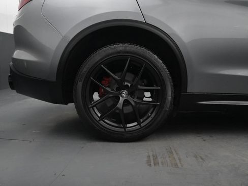 Used 2019 Alfa Romeo Stelvio Ti image 17
