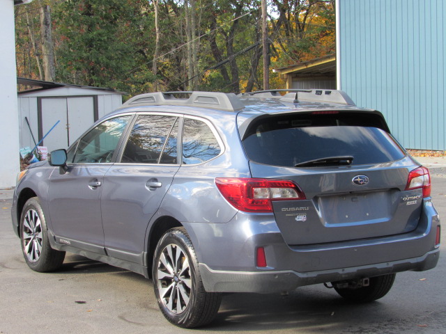 Used 2017 Subaru Outback 2.5i Limited AWD/4WD image 7