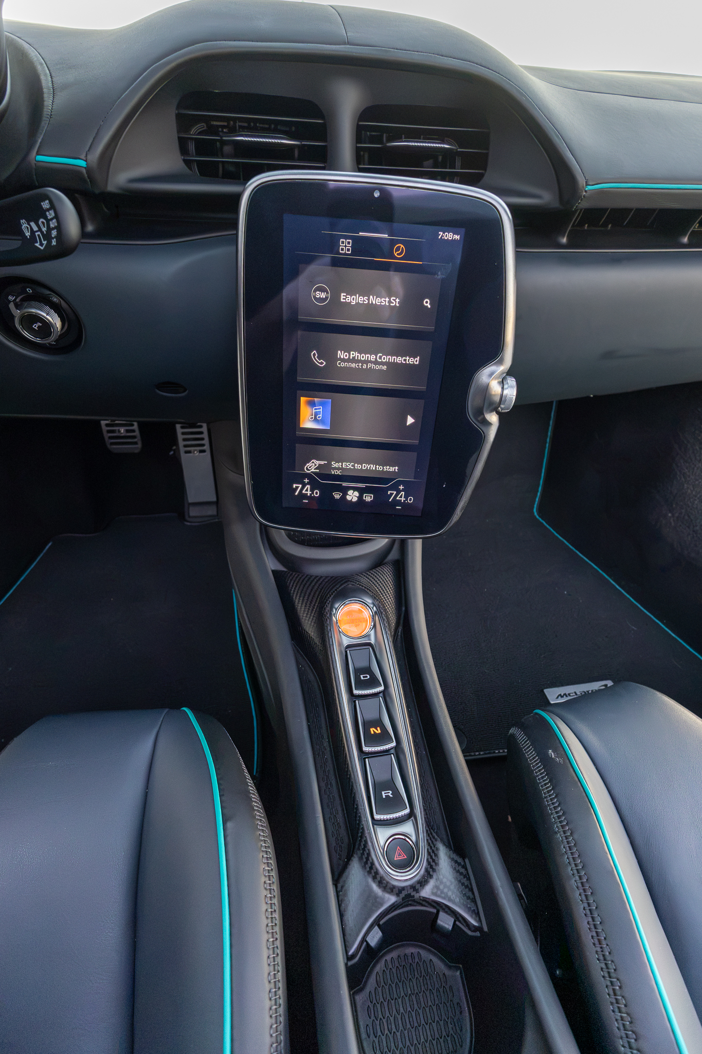 Used 2025 McLaren Artura Spider RWD image 28