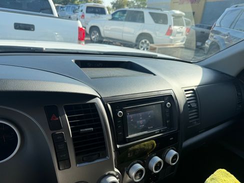 Used 2014 Toyota Sequoia 4WD SR5 image 37