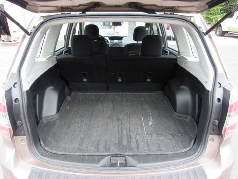 Used 2014 Subaru Forester 2.5i AWD/4WD image 17
