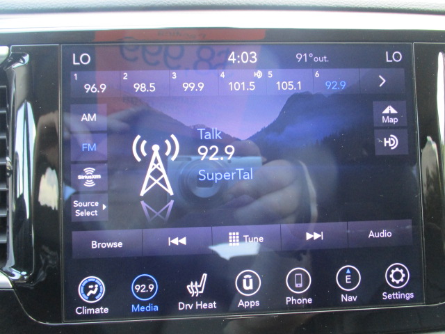 Used 2018 Chrysler Pacifica Touring-L FWD image 46