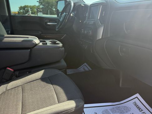Used 2022 Chevrolet Silverado 2500 4x4 Crew Cab LT image 18