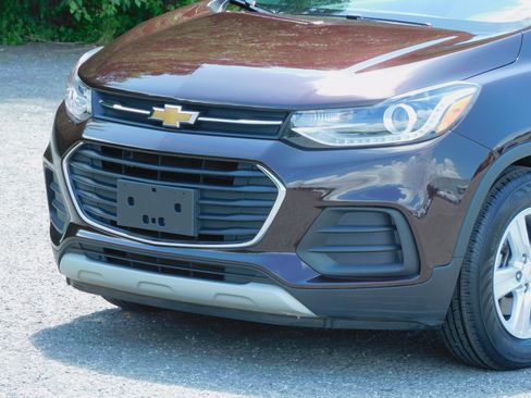 Used 2020 Chevrolet Trax FWD LT w/ 1LT image 8