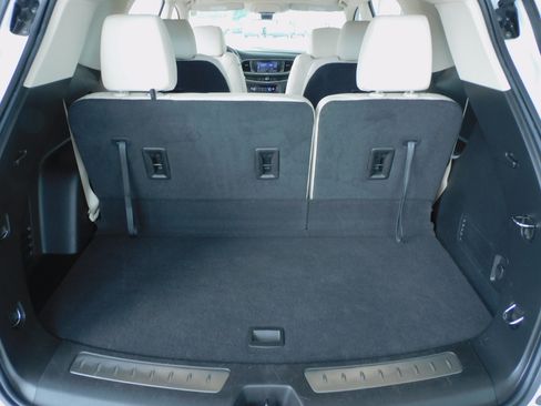 Used 2024 Buick Enclave FWD Essence image 20