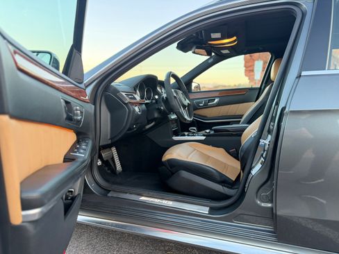 Used 2014 Mercedes-Benz E 63 AMG S-Model 4MATIC Wagon image 9