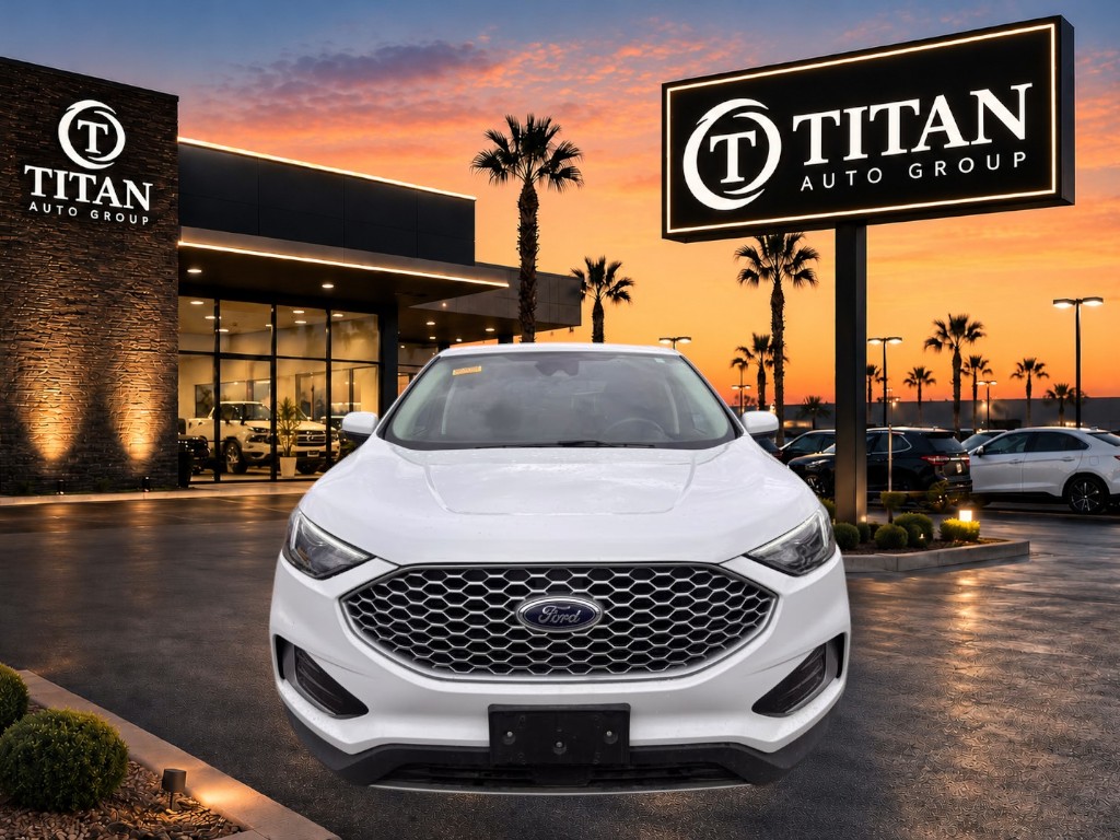 Used 2024 Ford Edge AWD image 2