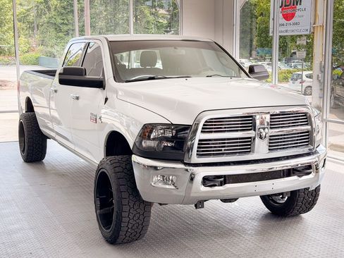 Used 2011 RAM 2500 4x4 Crew Cab image 1
