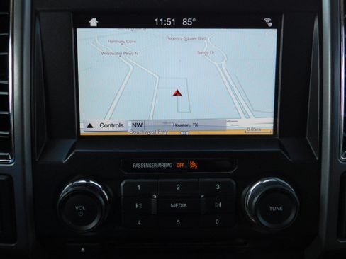 Used 2018 Ford F150 4x4 SuperCrew image 17