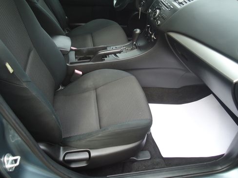 Used 2013 MAZDA MAZDA3 i SV image 8