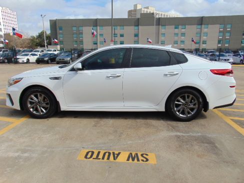 Used 2020 Kia Optima LX image 5