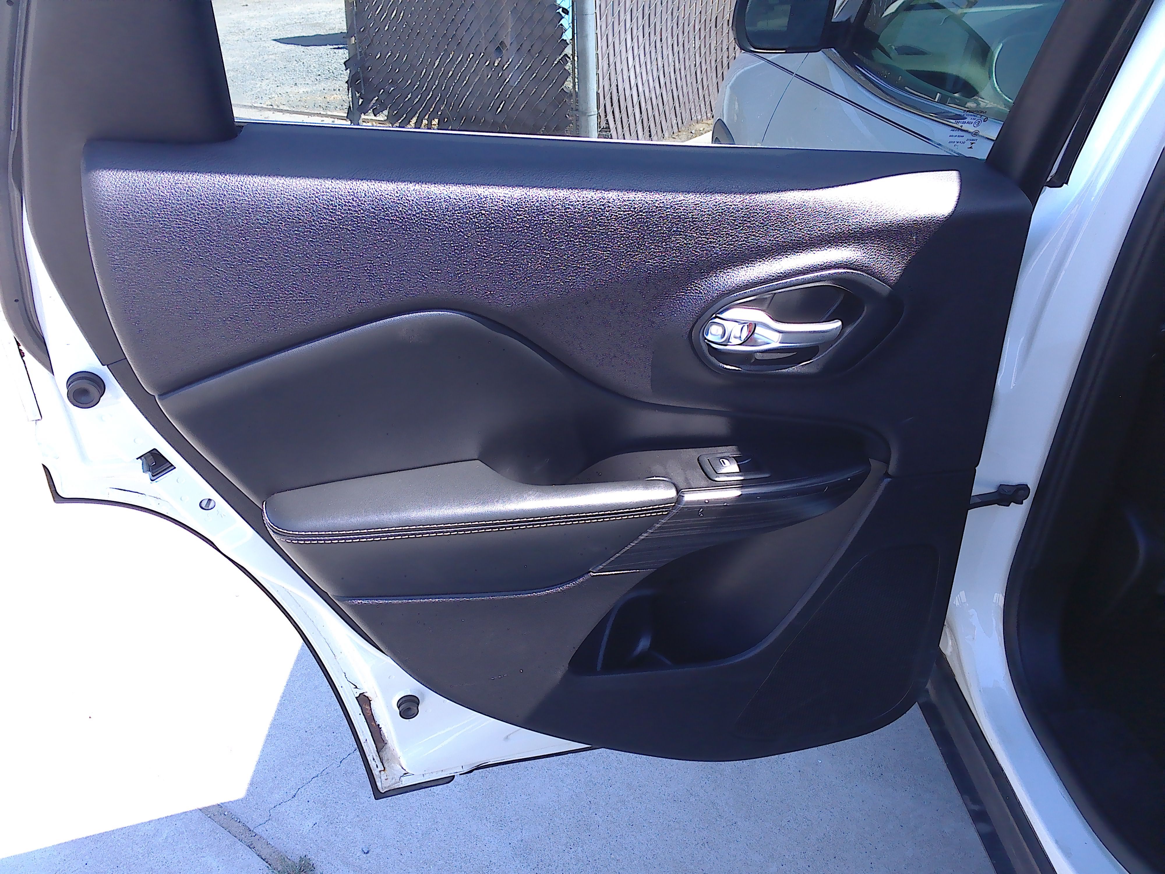 Used 2014 Jeep Cherokee Limited FWD image 10