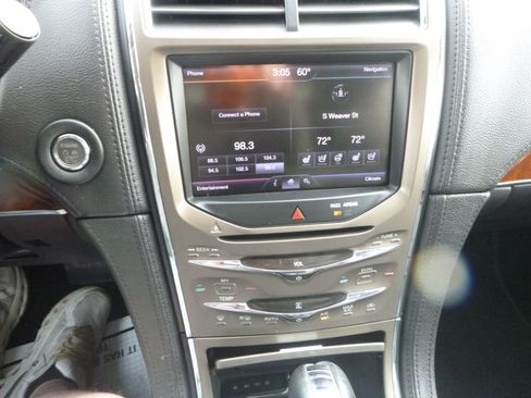 Used 2013 Lincoln MKX Reserve image 28