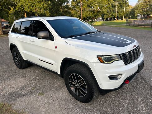 Used 2017 Jeep Grand Cherokee 4WD Trailhawk image 2