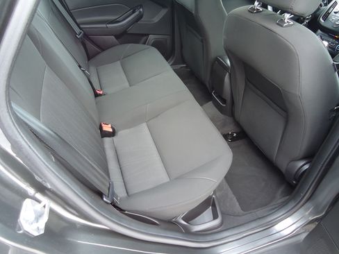 Used 2015 Ford Focus SE image 10