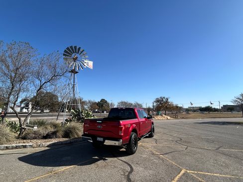 Used 2015 Ford F150 FX4 image 6