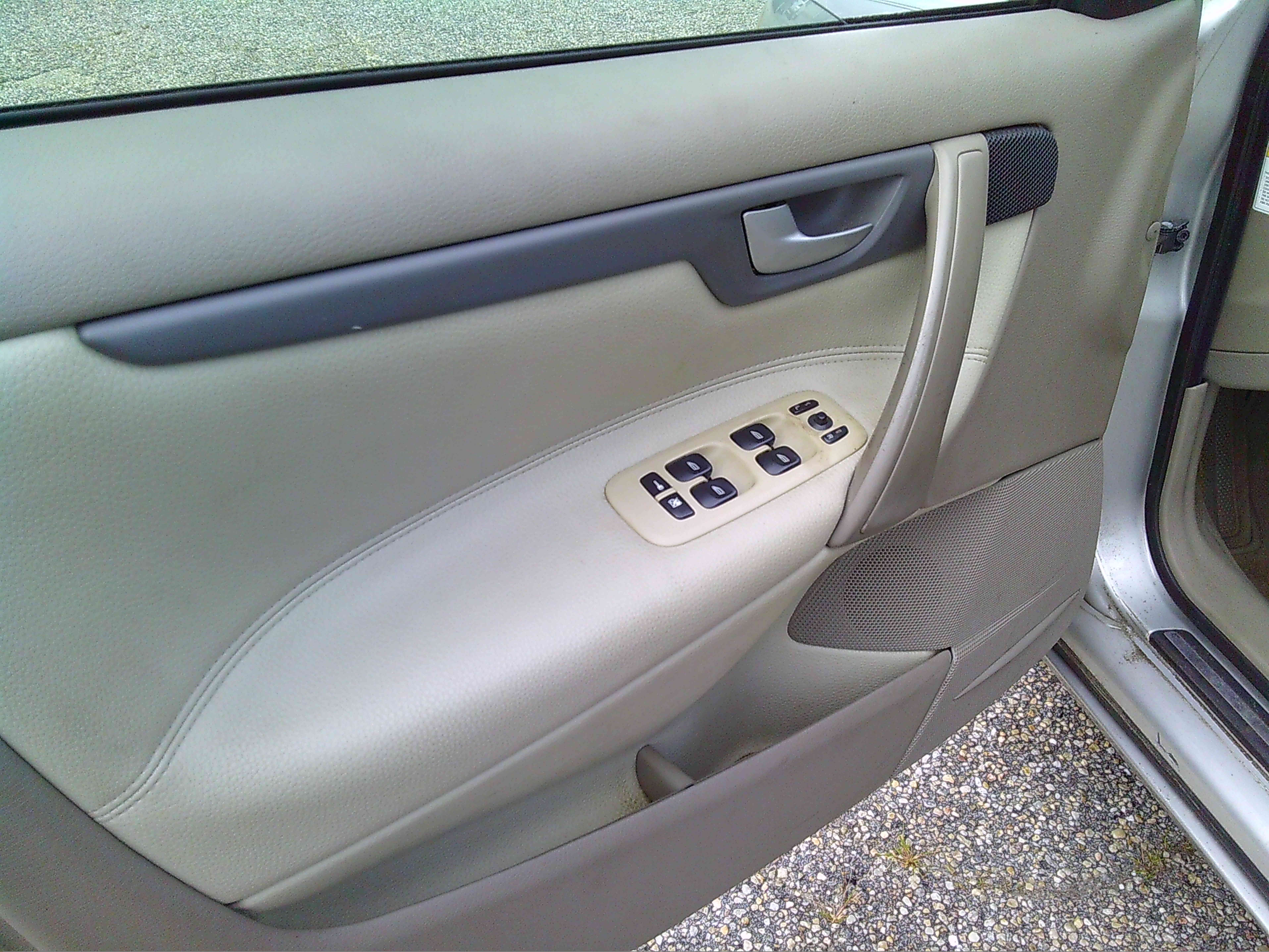 Used 2005 Volvo S60 2.4 FWD image 10