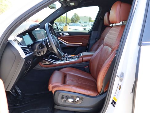 Used 2020 BMW X7 xDrive40i w/ M-Sport Package image 16